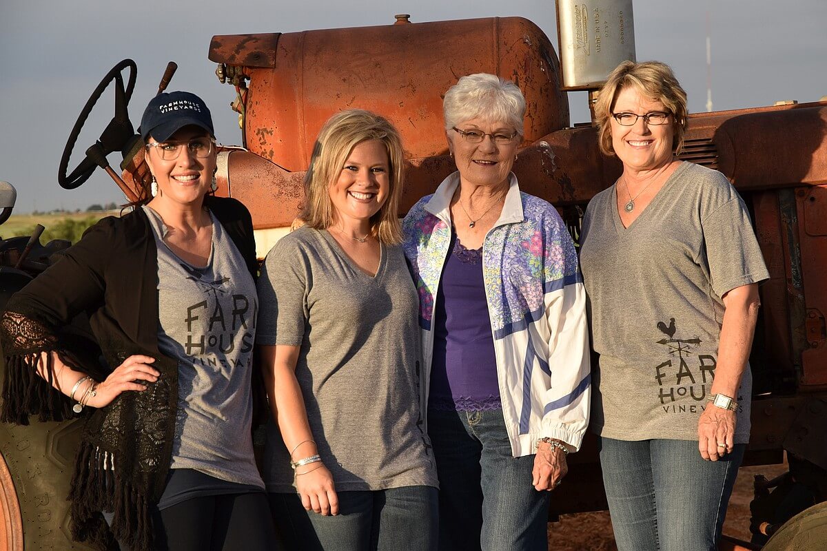 Katy Jane Seaton, Traci Furgeson, Peggy Bingham, Dee Ann Seaton