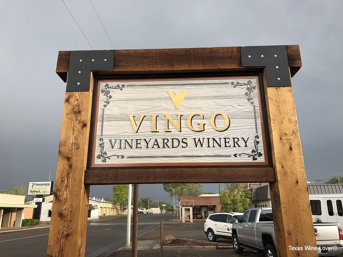 Vingo Vineyards sign